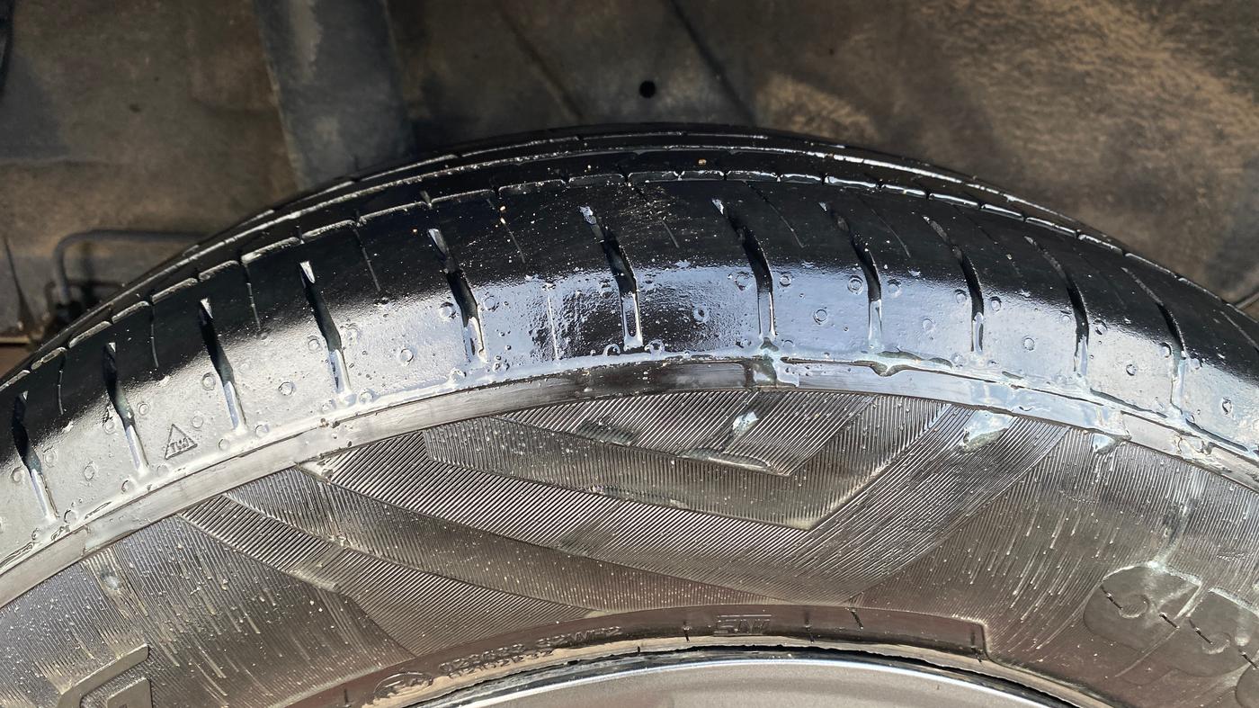 2024 Hyundai VENUE E Plus 1.2 Petrol, Petrol, Manual, 13,252 km, Right Rear Tyre Tread