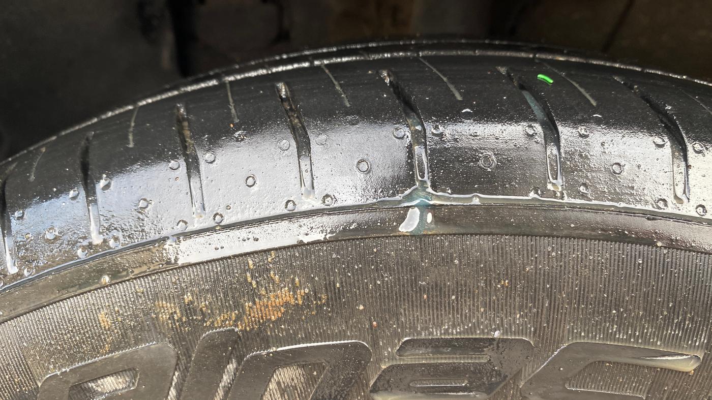 2024 Hyundai VENUE E Plus 1.2 Petrol, Petrol, Manual, 13,252 km, Left Front Tyre Tread
