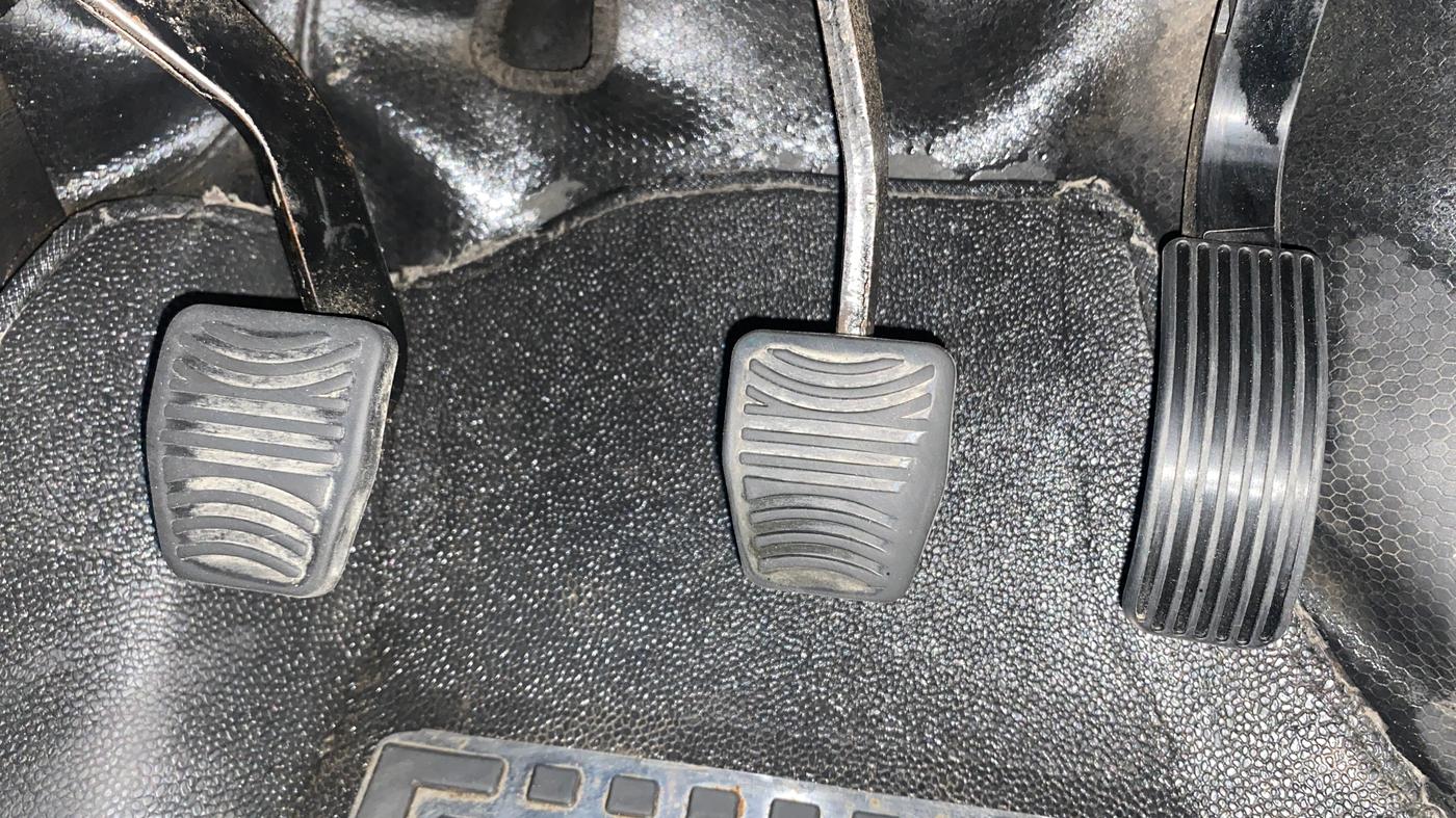 2020 Mahindra XUV500 W7, Diesel, Manual, 68,921 km, Pedals