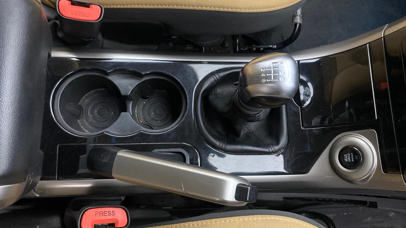 2020 Mahindra XUV500 W7, Diesel, Manual, 68,921 km, Gear Lever