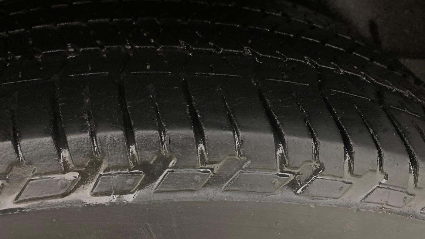 2020 Mahindra XUV500 W7, Diesel, Manual, 68,921 km, Right Rear Tyre Tread