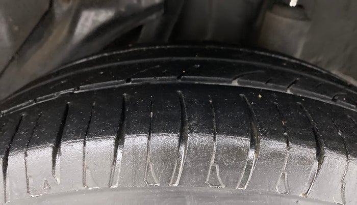 2013 Honda Amaze 1.2L I-VTEC S, Petrol, Manual, 62,540 km, Left Rear Tyre Tread