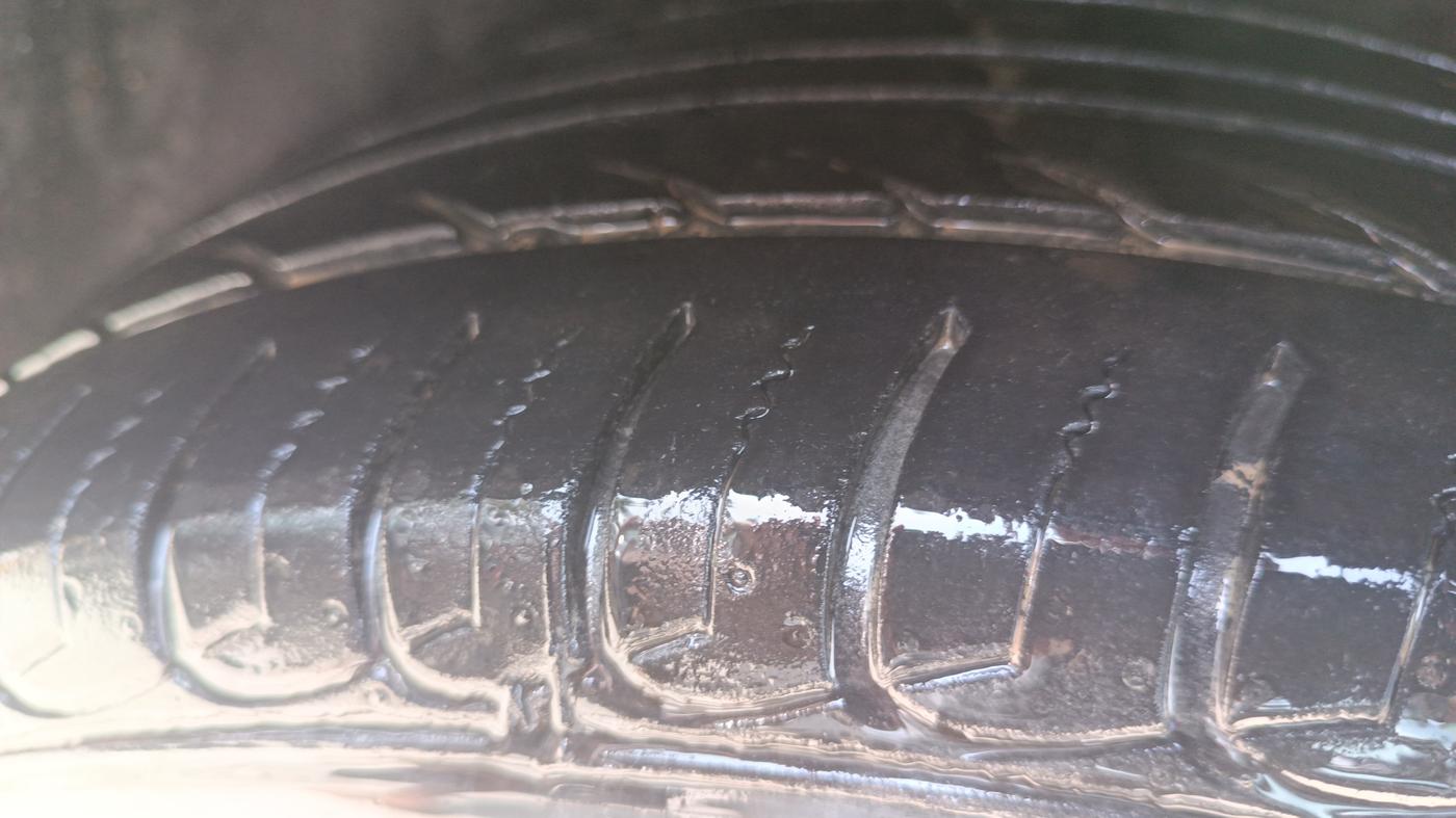 2014 Ford Ecosport TITANIUM 1.0L ECOBOOST (OPT), Petrol, Manual, 80,438 km, Right Rear Tyre Tread