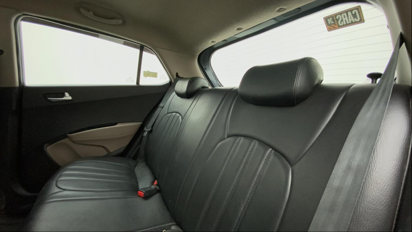 2015 Hyundai Grand i10 ASTA AT 1.2 KAPPA VTVT, Petrol, Automatic, 79,805 km, Right Side Rear Door Cabin