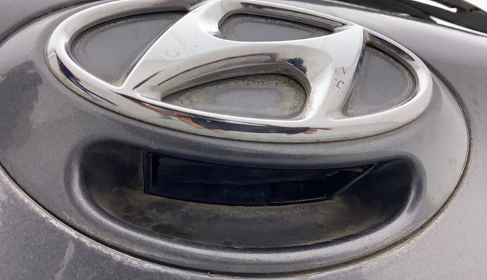 2015 Hyundai Grand i10 ASTA AT 1.2 KAPPA VTVT, Petrol, Automatic, 79,805 km, Dicky (Boot door) - Handle has minor damage