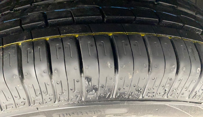 2022 Maruti Dzire ZXI Plus AMT, Petrol, Automatic, 41,760 km, Right Front Tyre Tread