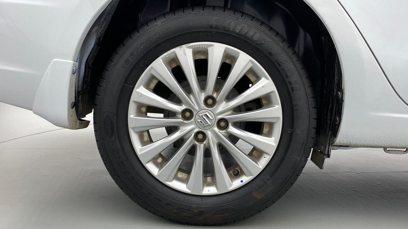 2016 Maruti Ciaz ZXI, Petrol, Manual, 32,872 km, Right Rear Wheel