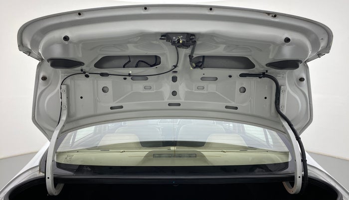 2016 Maruti Ciaz ZXI, Petrol, Manual, 32,872 km, Boot Door Open