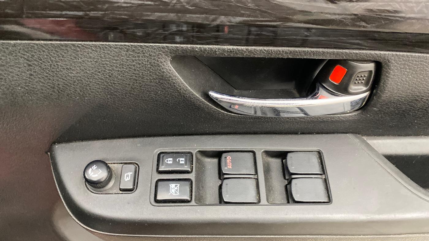 2022 Maruti XL6 ALPHA PLUS MT, Petrol, Manual, 90,737 km, Driver Side Door Panels Control