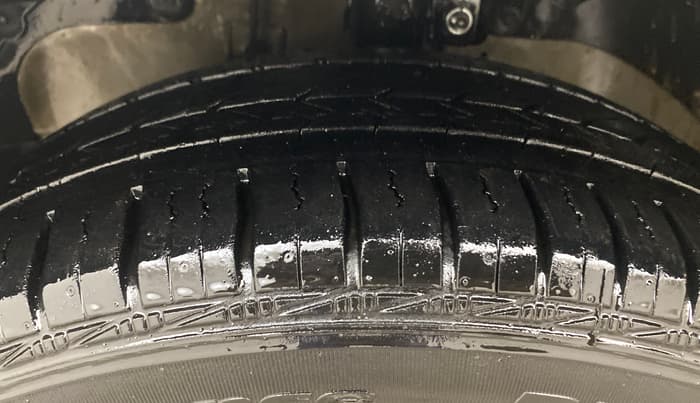 2014 Ford Figo ZXI 1.4 DIESEL, Diesel, Manual, 63,409 km, Left Front Tyre Tread