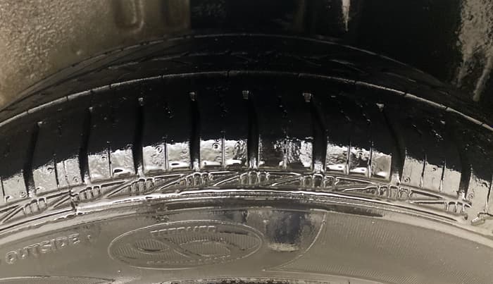 2014 Ford Figo ZXI 1.4 DIESEL, Diesel, Manual, 63,409 km, Left Rear Tyre Tread