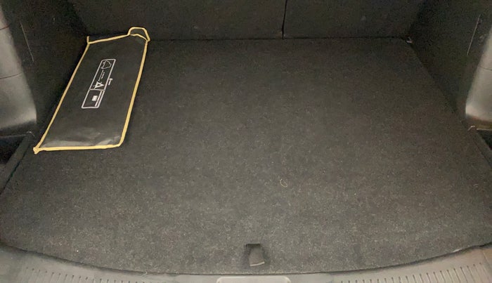 2022 Maruti Grand Vitara ALPHA SMART HYBRID AT, Petrol, Automatic, 52,705 km, Boot Inside