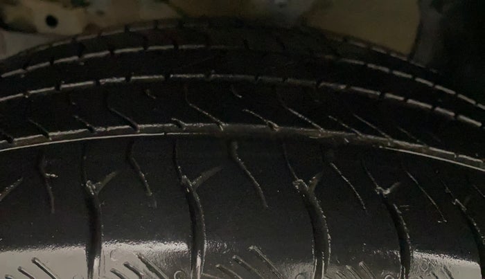 2022 Maruti Grand Vitara ALPHA SMART HYBRID AT, Petrol, Automatic, 52,705 km, Left Front Tyre Tread