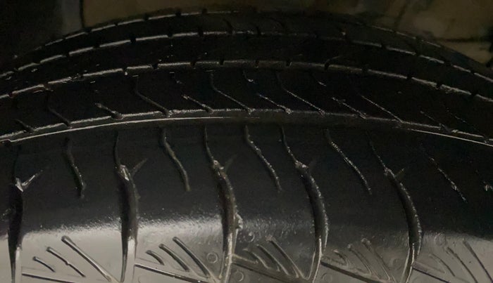 2022 Maruti Grand Vitara ALPHA SMART HYBRID AT, Petrol, Automatic, 52,705 km, Right Front Tyre Tread