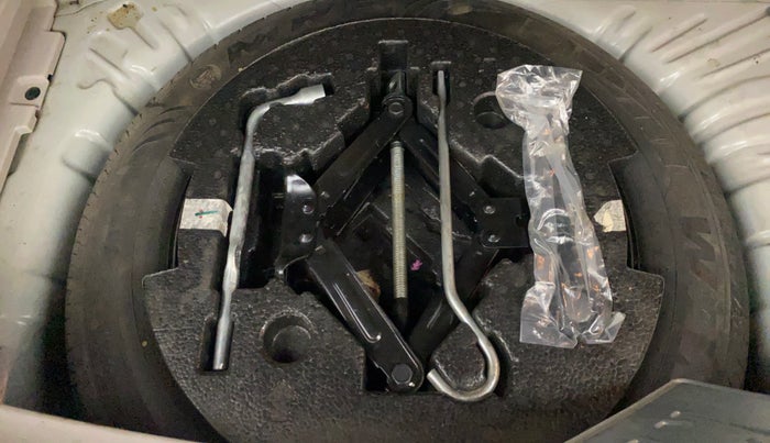 2021 Mahindra XUV300 W8 1.2 PETROL, Petrol, Manual, 62,330 km, Spare Tyre