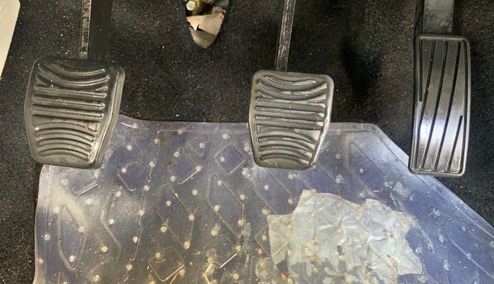 2021 Mahindra XUV300 W8 1.2 PETROL, Petrol, Manual, 62,330 km, Pedals