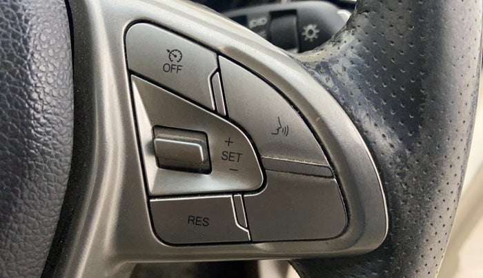 2021 Mahindra XUV300 W8 1.2 PETROL, Petrol, Manual, 62,330 km, Adaptive Cruise Control