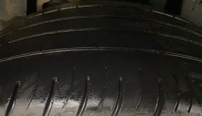 2021 Mahindra XUV300 W8 1.2 PETROL, Petrol, Manual, 62,330 km, Left Rear Tyre Tread