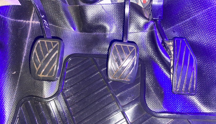 2017 Maruti Baleno DELTA PETROL 1.2, Petrol, Manual, 89,482 km, Pedals