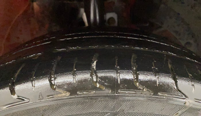 2017 Maruti Baleno DELTA PETROL 1.2, Petrol, Manual, 89,482 km, Right Front Tyre Tread