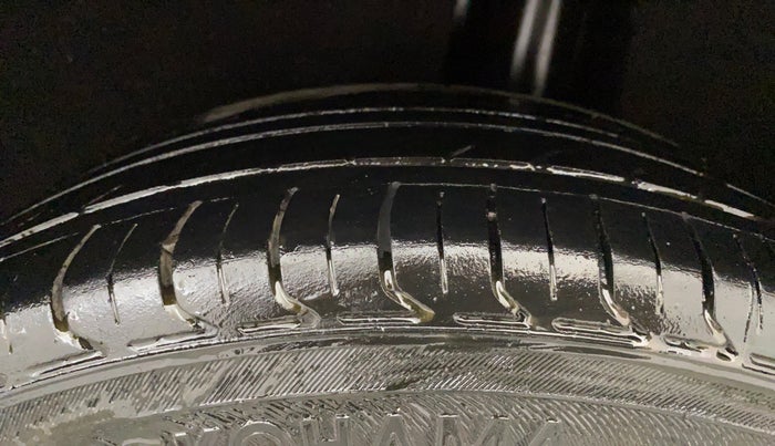 2017 Maruti Baleno DELTA PETROL 1.2, Petrol, Manual, 89,482 km, Left Rear Tyre Tread