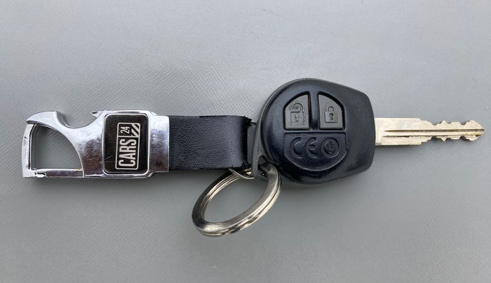 2017 Maruti Vitara Brezza ZDI, Diesel, Manual, 64,686 km, Key Close Up