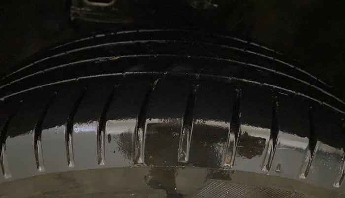 2019 Hyundai Elite i20 SPORTZ PLUS 1.2, CNG, Manual, 81,453 km, Left Front Tyre Tread