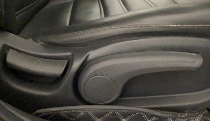 2019 Hyundai Elite i20 SPORTZ PLUS 1.2, CNG, Manual, 81,453 km, Driver Side Adjustment Panel