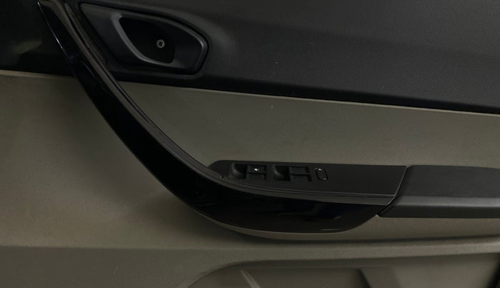 2017 Tata Tiago XT PETROL, Petrol, Manual, 50,317 km, Driver Side Door Panels Control