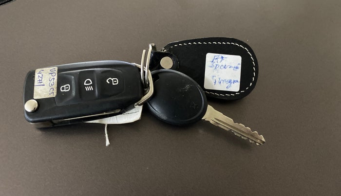 2017 Tata Tiago XT PETROL, Petrol, Manual, 50,317 km, Key Close Up