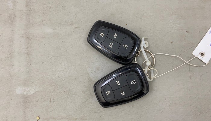 2022 Tata PUNCH ACCOMPLISHED AMT, Petrol, Automatic, 45,582 km, Key Close Up