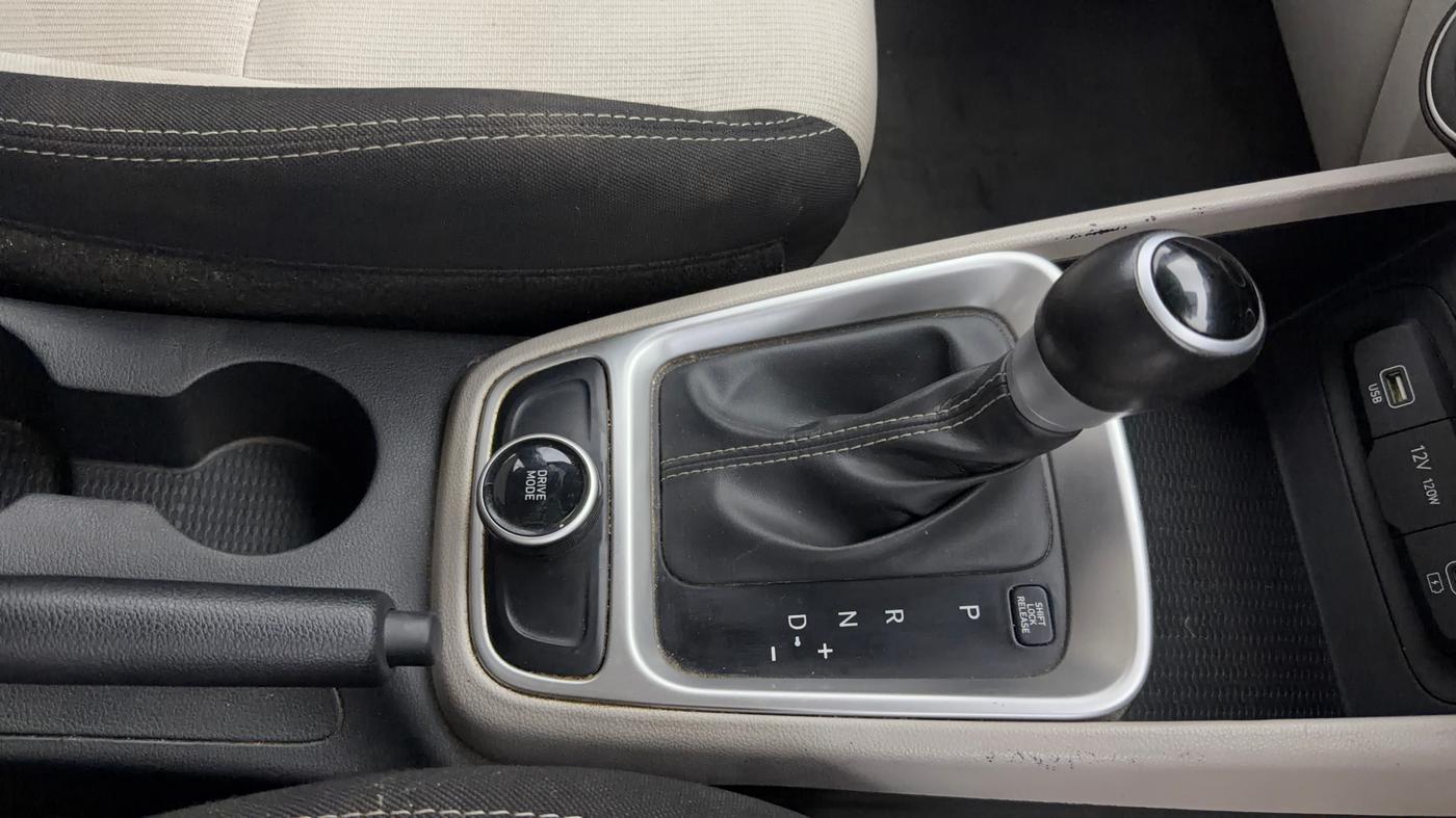 2023 Hyundai VENUE S (O) 1.0 Turbo Petrol DCT, Petrol, Automatic, 18,569 km, Gear Lever