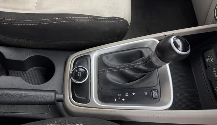 2023 Hyundai VENUE S (O) 1.0 Turbo Petrol DCT, Petrol, Automatic, 18,569 km, Gear Lever