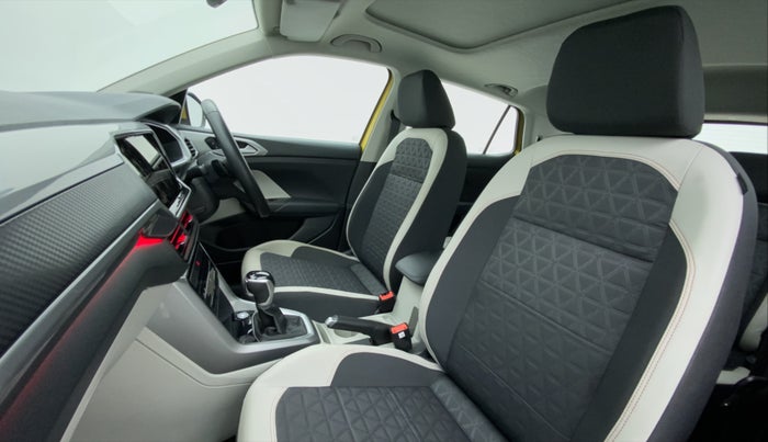 2021 Volkswagen TAIGUN GT PLUS 1.5 TSI DSG, Petrol, Automatic, 17,261 km, Right Side Front Door Cabin