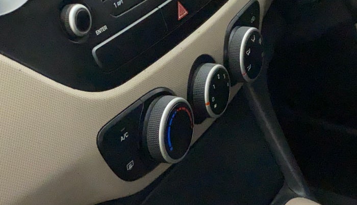 2017 Hyundai Xcent S 1.2, Petrol, Manual, 55,347 km, AC Unit - Minor issue in the heater switch