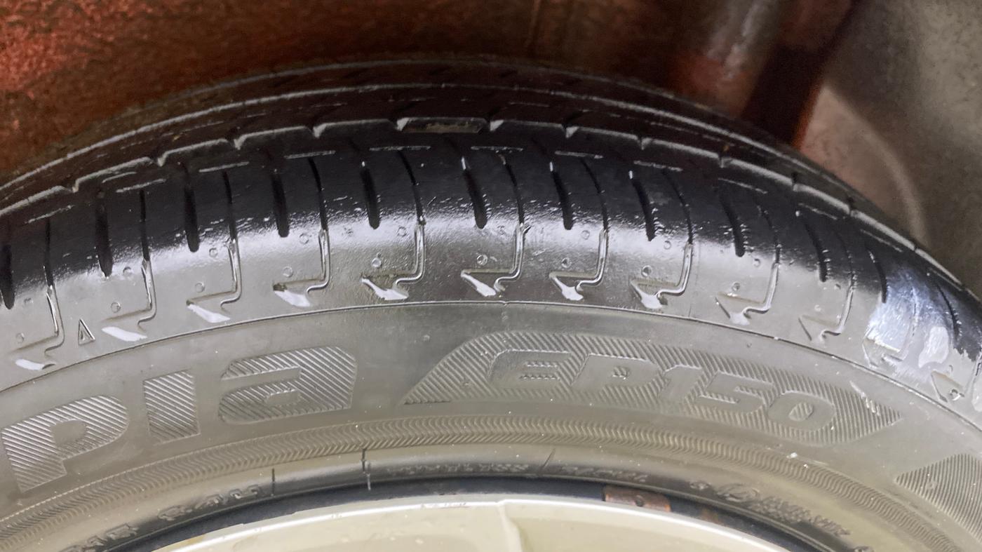 2018 Maruti IGNIS DELTA 1.2 AMT, Petrol, Automatic, 30,567 km, Left Rear Tyre Tread