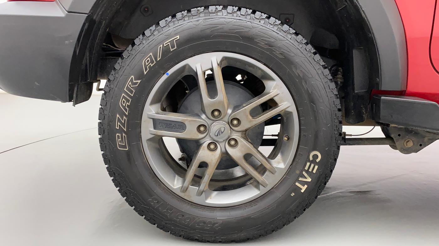 2022 Mahindra Thar LX  P 4WD AT CONVERTIBLE, Petrol, Automatic, 14,798 km, Right Rear Wheel