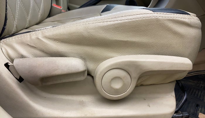 2018 Maruti Ciaz DELTA 1.4 MT PETROL, Petrol, Manual, 79,242 km, Driver Side Adjustment Panel