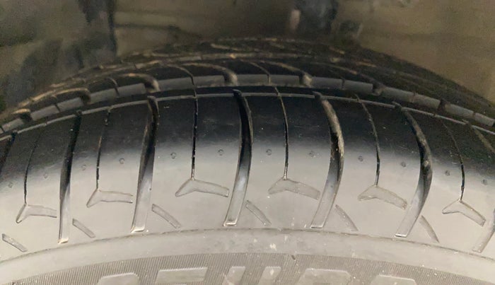 2018 Maruti Ciaz DELTA 1.4 MT PETROL, Petrol, Manual, 79,242 km, Left Front Tyre Tread