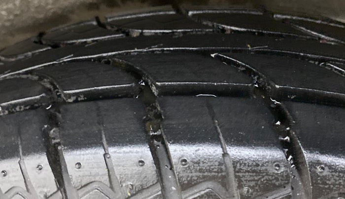 2014 Maruti Wagon R 1.0 LXI CNG, CNG, Manual, 48,198 km, Left Rear Tyre Tread