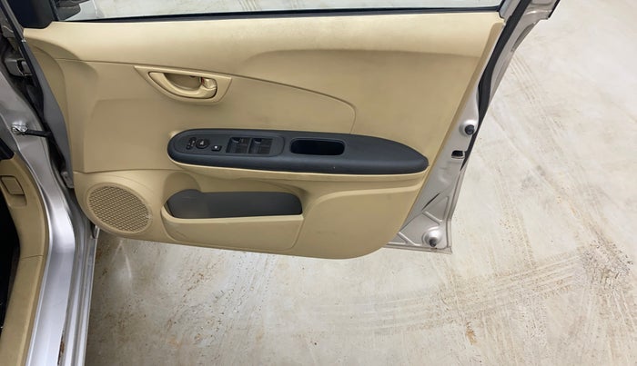 2016 Honda Brio S MT, Petrol, Manual, 47,726 km, Driver Side Door Panels Control