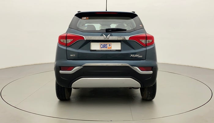 2023 Mahindra XUV300 W8 (O) 1.2 PETROL, Petrol, Manual, 694 km, Back/Rear