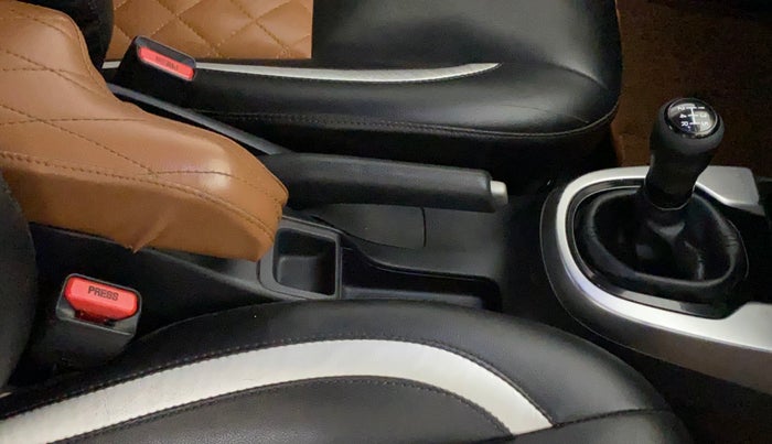 2017 Honda WR-V 1.2L I-VTEC VX MT, Petrol, Manual, 63,199 km, Gear Lever