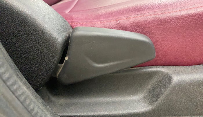 2020 Renault Kwid RXT 1.0 AMT (O), Petrol, Automatic, 39,313 km, Driver Side Adjustment Panel