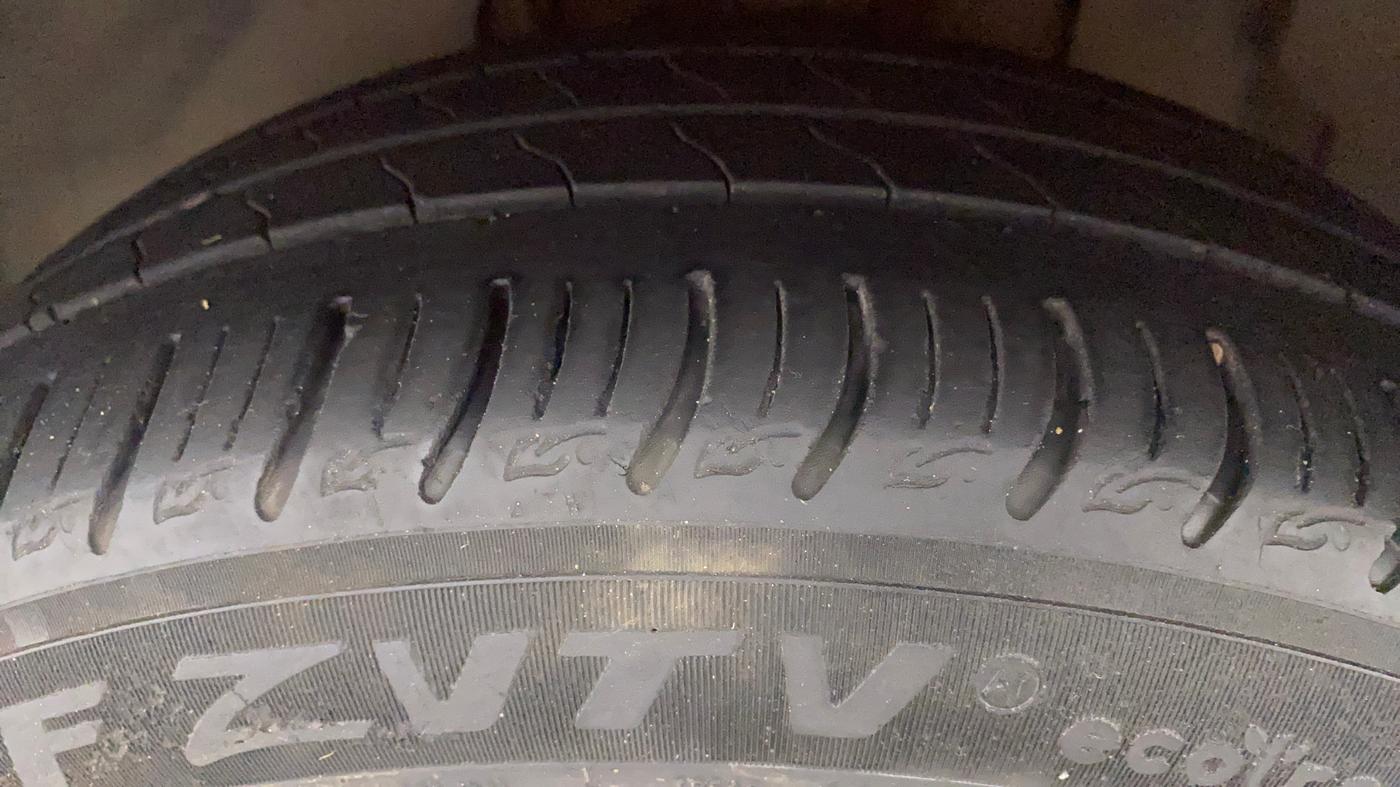 2021 Tata ALTROZ XZ PETROL, Petrol, Manual, 34,162 km, Left Front Tyre Tread