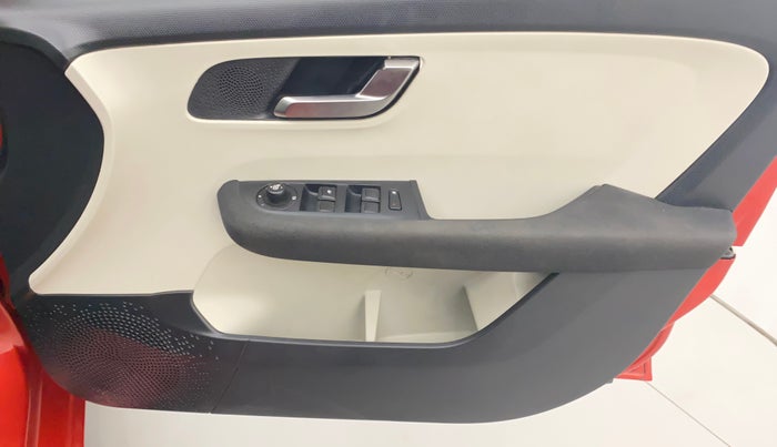 2021 Tata ALTROZ XZ PETROL, Petrol, Manual, 34,162 km, Driver Side Door Panels Control