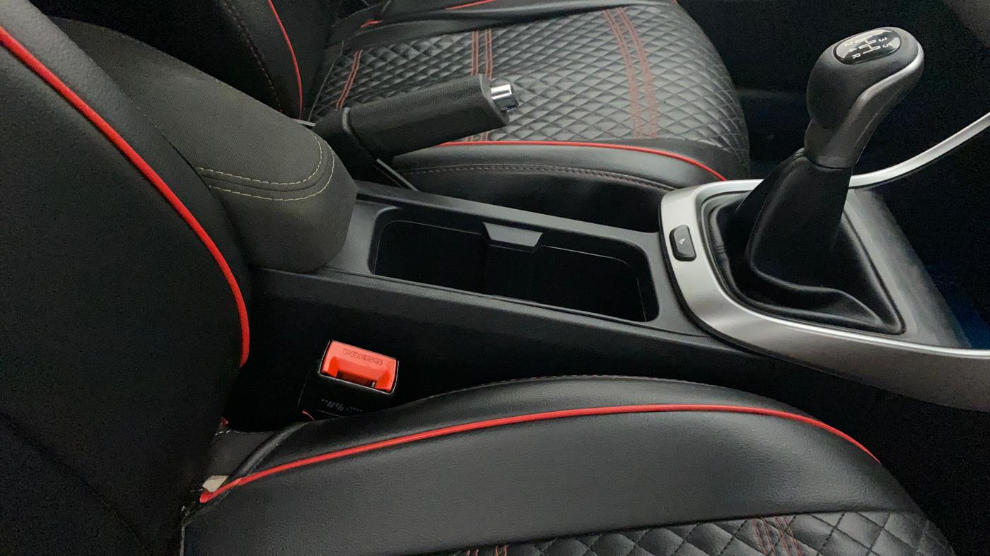 2021 Tata ALTROZ XZ PETROL, Petrol, Manual, 34,162 km, Gear Lever