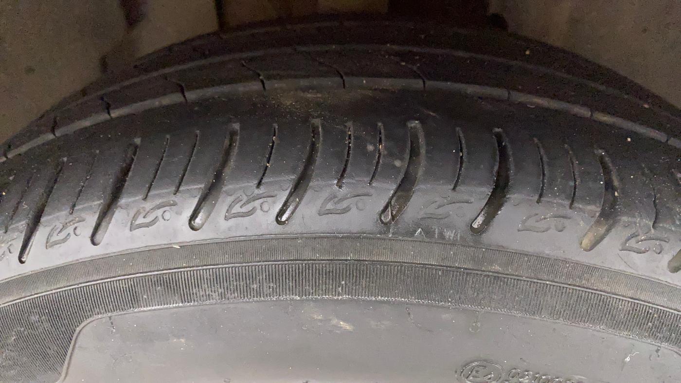 2021 Tata ALTROZ XZ PETROL, Petrol, Manual, 34,162 km, Right Front Tyre Tread