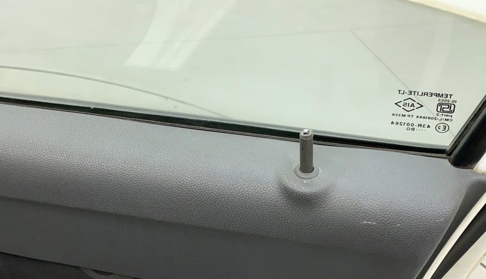 2016 Maruti Alto 800 LXI, Petrol, Manual, 89,856 km, Lock system - Door lock knob has minor damage