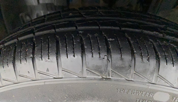 2019 Renault TRIBER RXZ, Petrol, Manual, 12,613 km, Left Front Tyre Tread